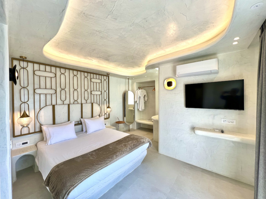 Athina Luxury Suites - Featurette 10
